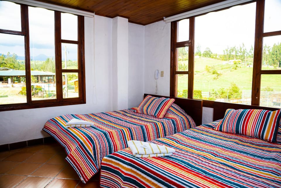 Bed, Photo of the whole room, Seating area, Bedroom, Garden view, Mountain view