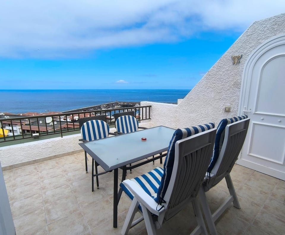 Natural landscape, Balcony/Terrace, Seating area, Sea view
