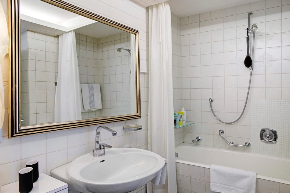 Bathroom, Living room