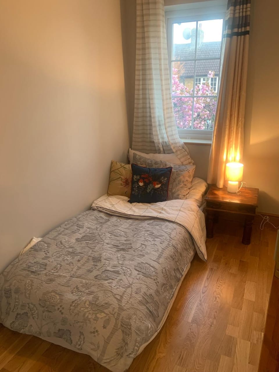 Charming 3Bd Home in West London House in London
