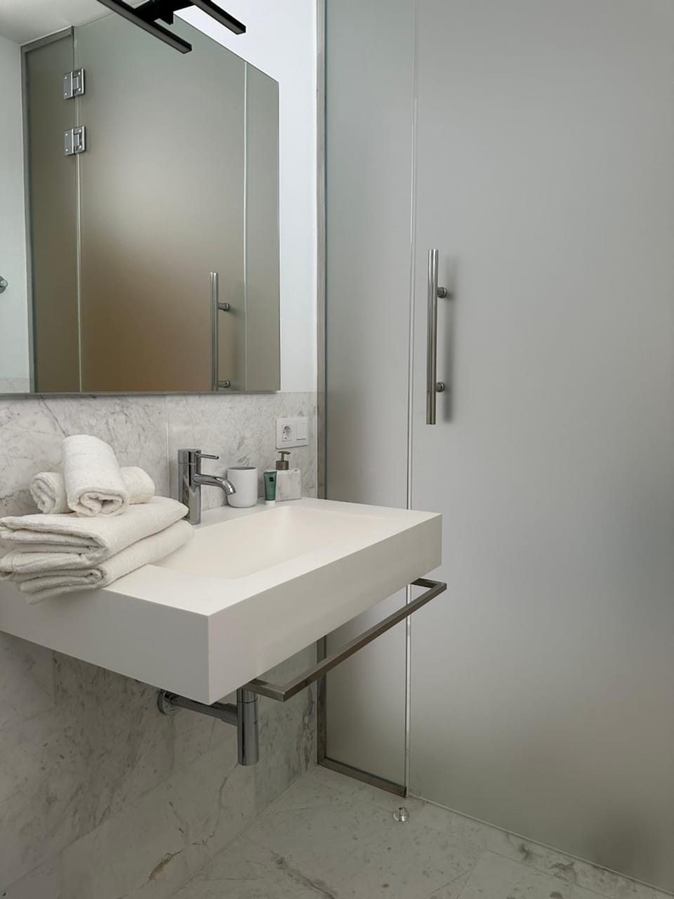 Bathroom, towels