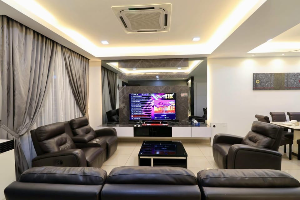 TV and multimedia, Living room, Evening entertainment