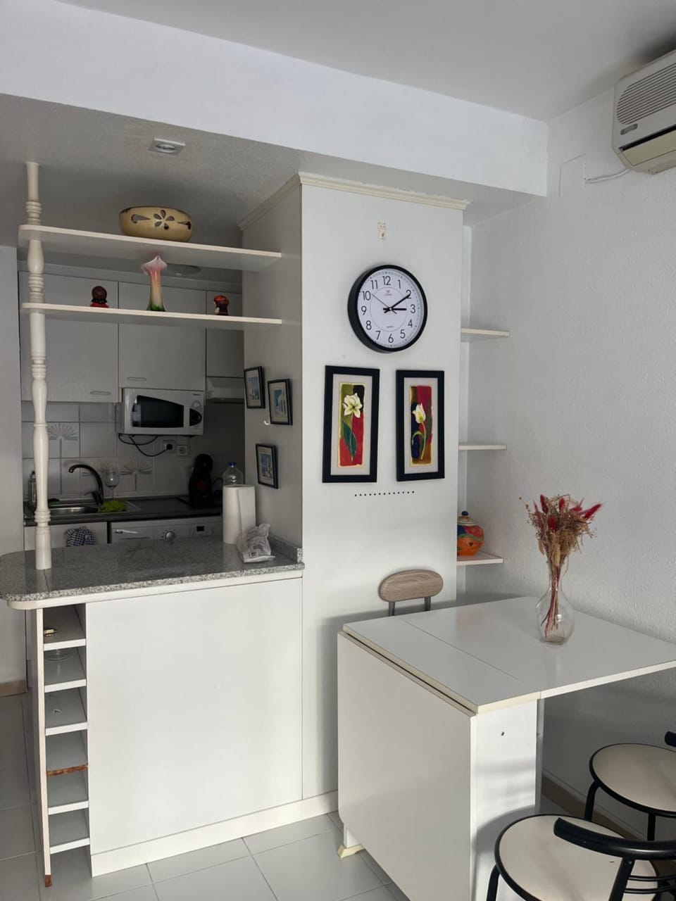 Living room, Dining area, air conditioner