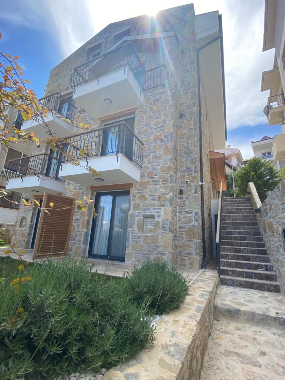 Property building, Day