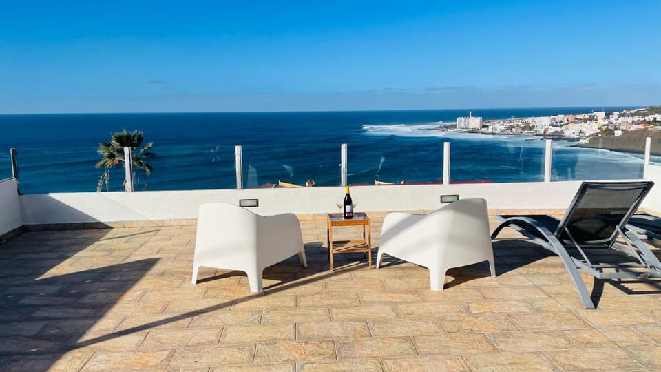 Natural landscape, View (from property/room), Balcony/Terrace, Balcony/Terrace, Dining area, Sea view, sunbed