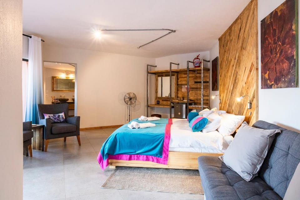 Seating area, Bedroom