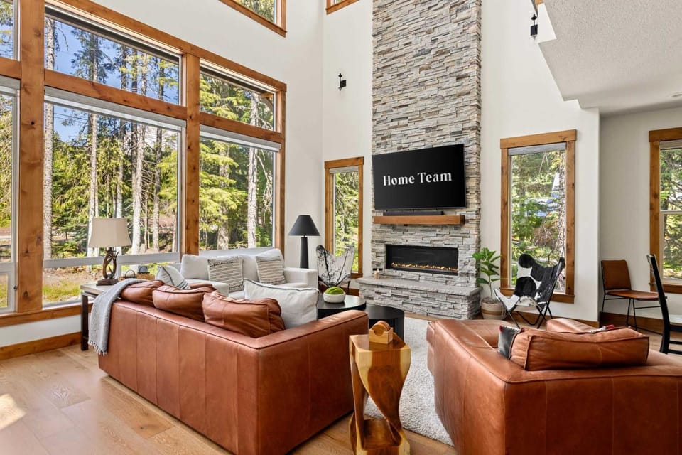 Sleeps 14 Hot Tub Sauna Fire Pit Stunning Views House in Clackamas County