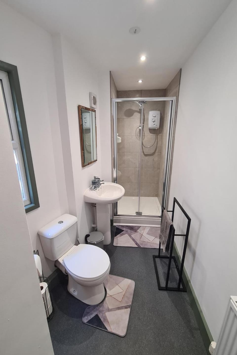 Between the Mountains and the Sea House in Wales