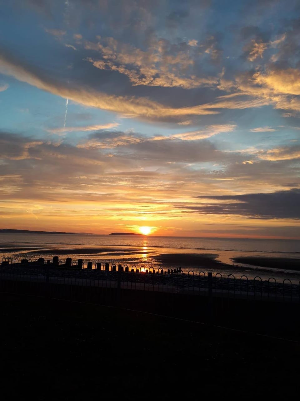 Between the Mountains and the Sea House in Wales
