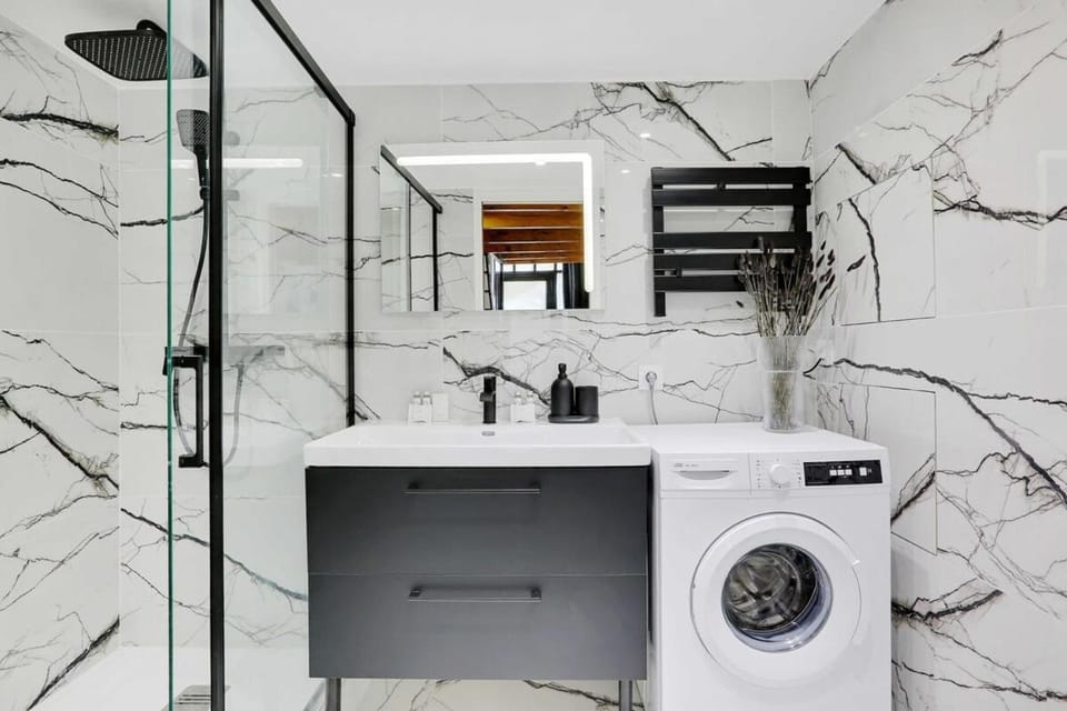 Shower, Bathroom, washing machine