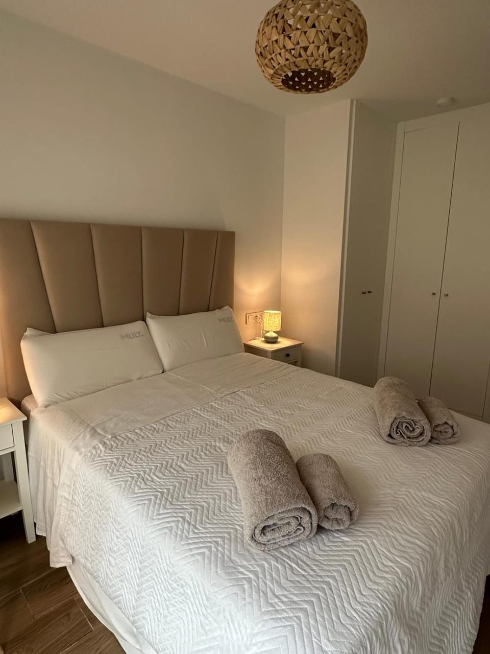 Bed, Photo of the whole room, Bedroom, wardrobe