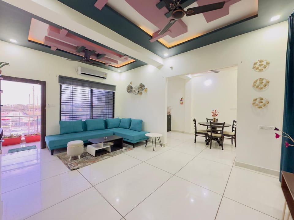 Living room, Seating area, Dining area, air conditioner