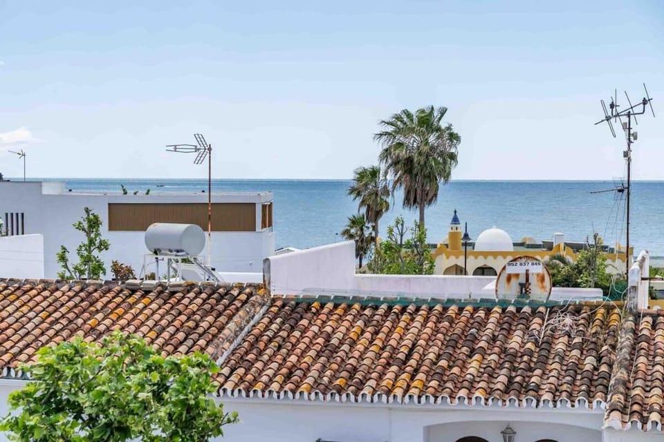 125- Beautiful Andalusian House with Private Patio House in Costa del Sol