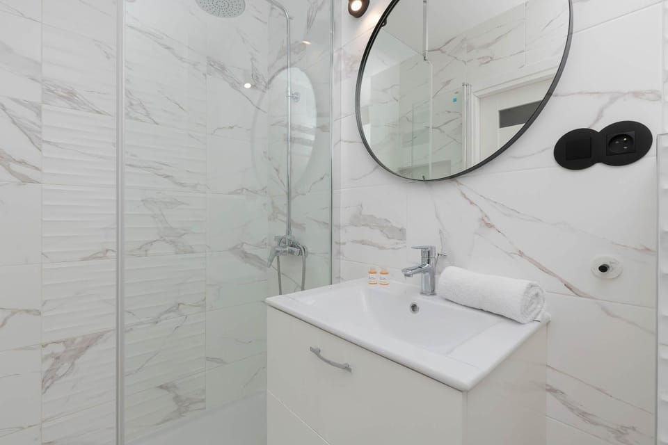 Shower, Bathroom