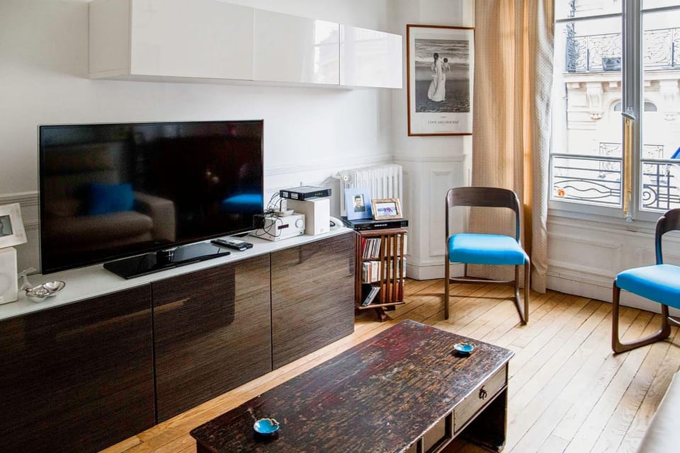 Charming and bright near Montmartre Apartment in Paris