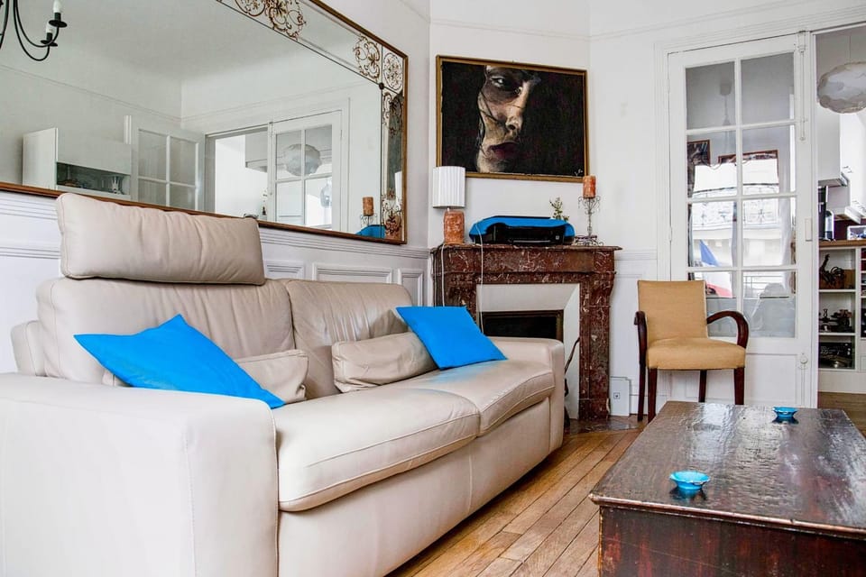 Charming and bright near Montmartre Apartment in Paris