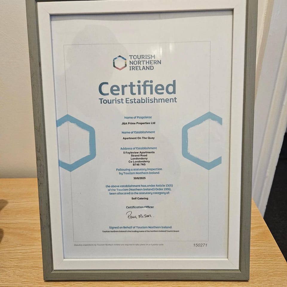 Spacious Riverfront Apartment Apartment in Londonderry