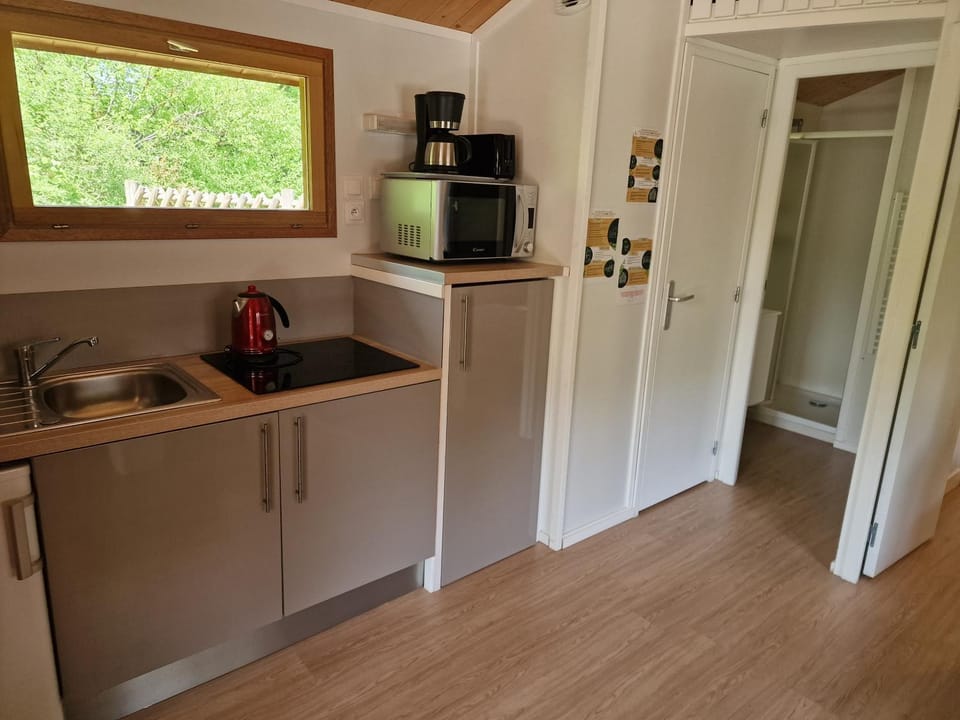 Kitchen or kitchenette, stove