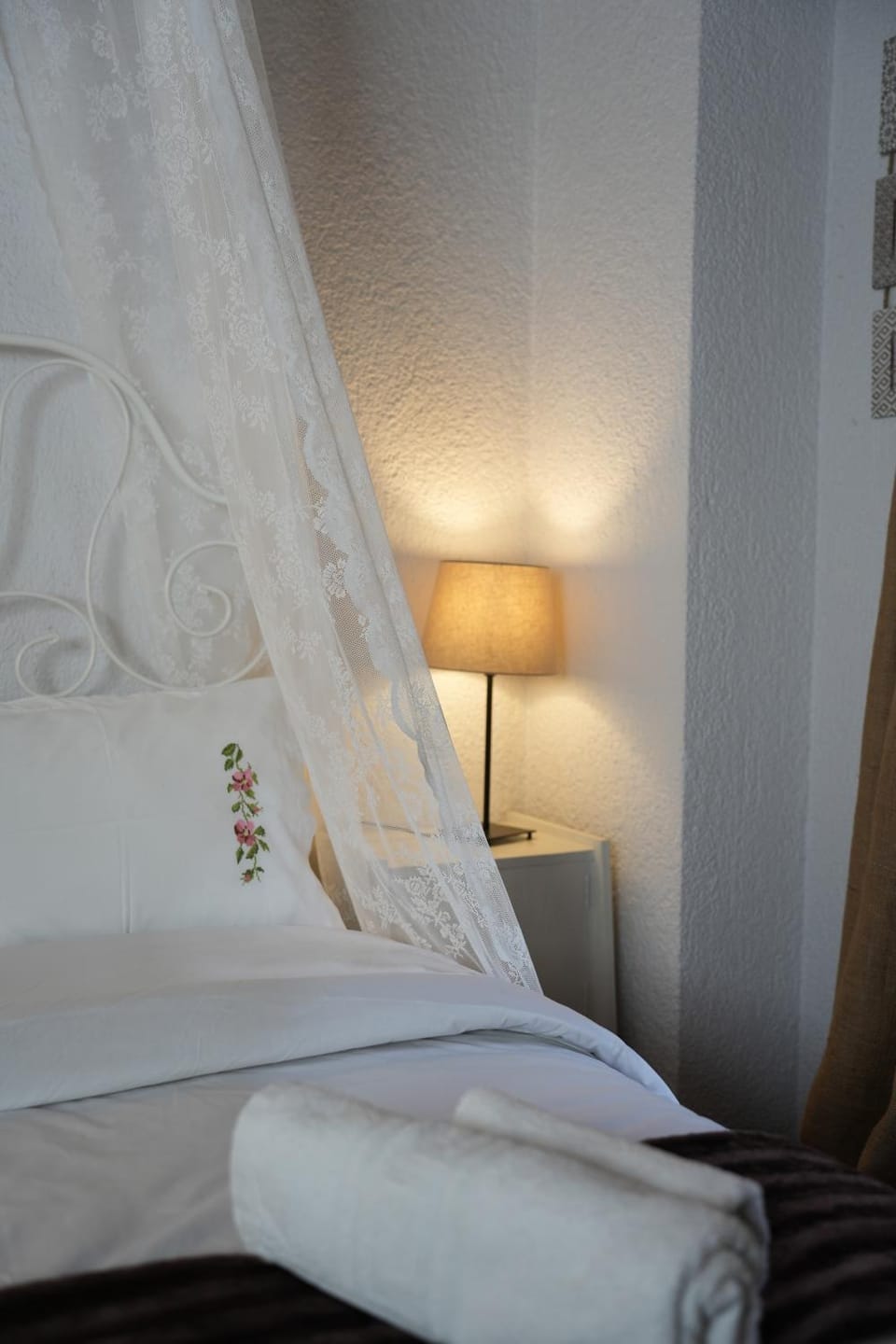 Bed, Photo of the whole room, towels