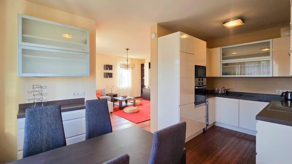Kitchen or kitchenette, Living room, Dining area