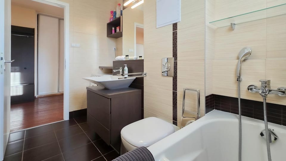 Toilet, Bathroom, Bath