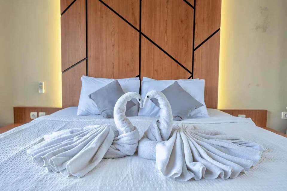 Modern 3BDR Villa - Between Canggu & Seminyak Villa in North Kuta