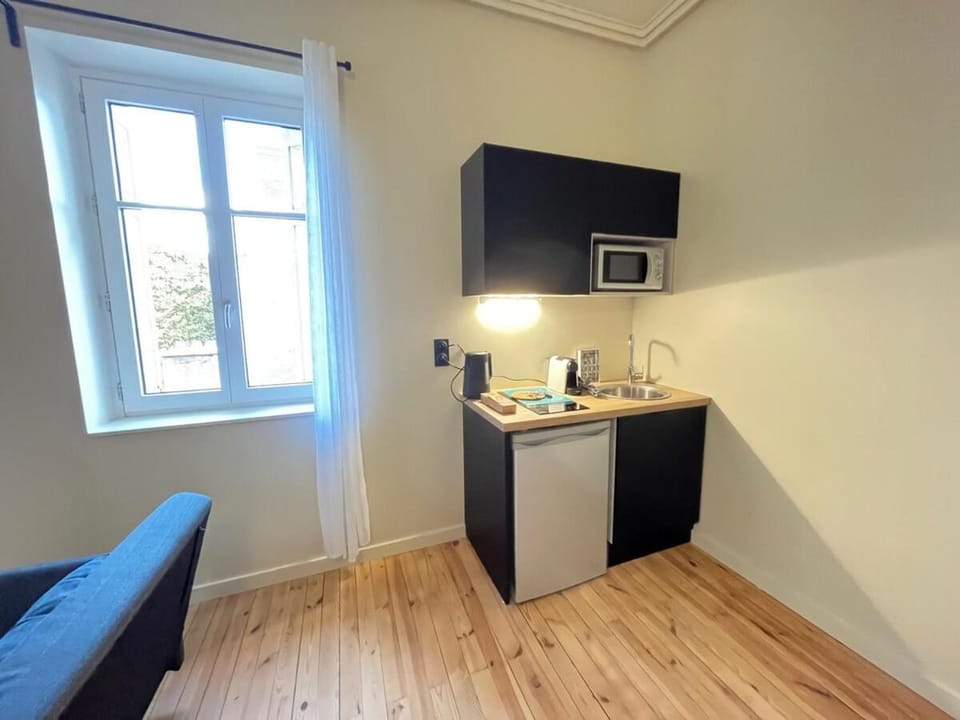Studio rénové dans une charmante résidence Apartment in Saint-Étienne