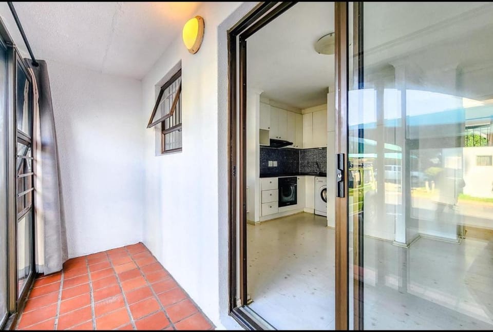 One Bedroom Loevenstein Apartment in Cape Town