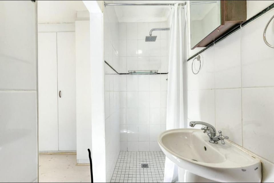 One Bedroom Loevenstein Apartment in Cape Town