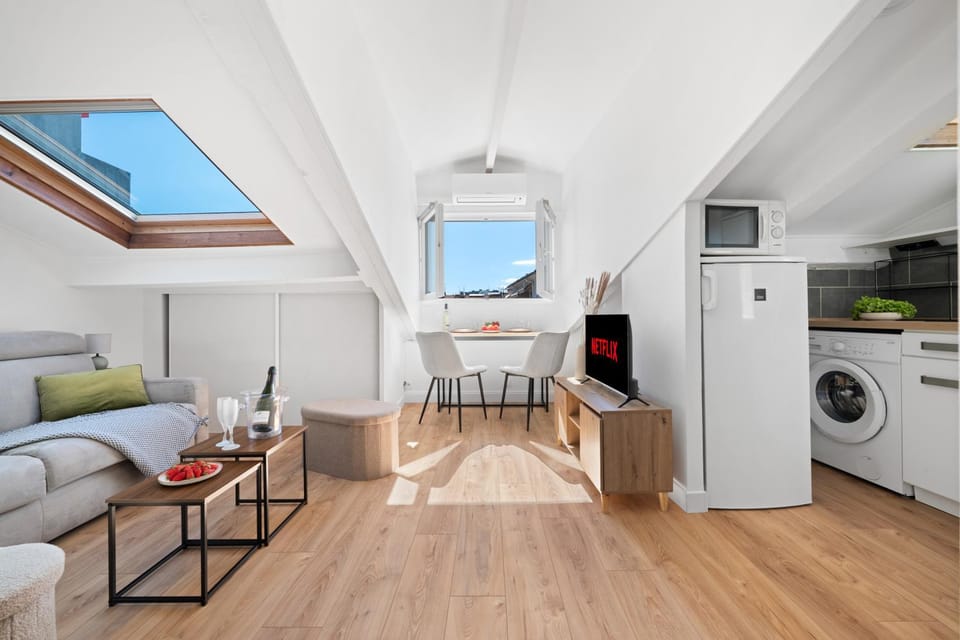 TV and multimedia, Living room, Seating area, Dining area, washing machine, air conditioner