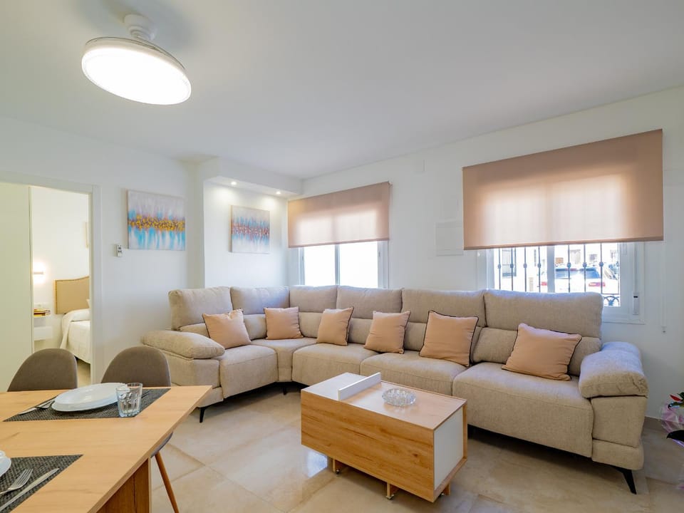 Communal lounge/ TV room, Living room