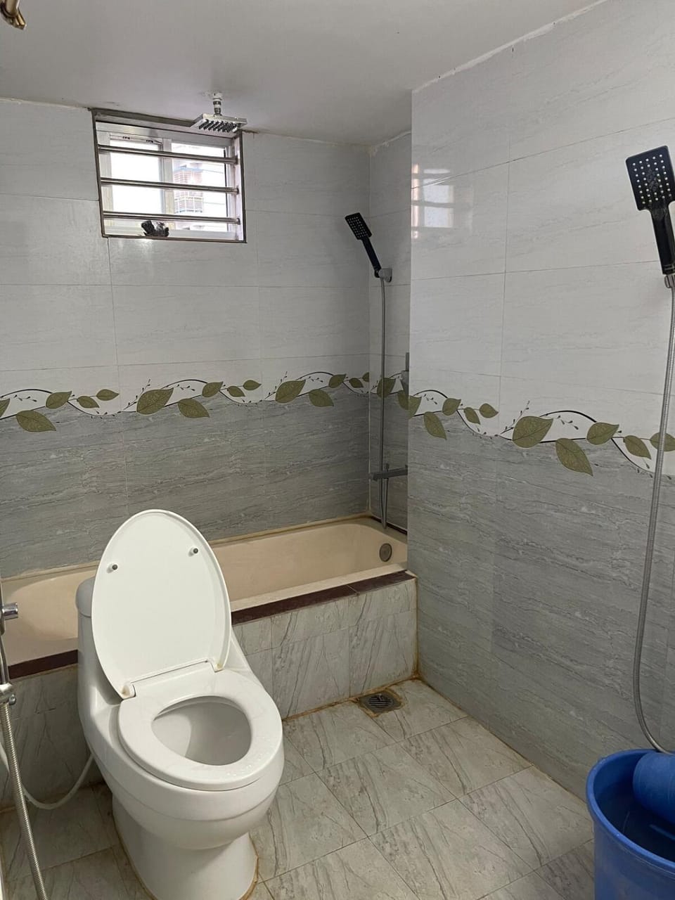 Stylish 3BR Furnished Apartment with Bathtub, AC & Balcony in Jigatola Near Dhanmondi Apartment in Dhaka