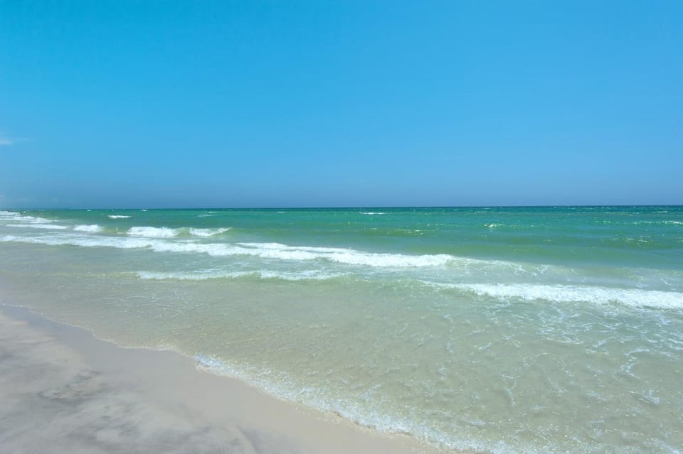 Calypso 1-1709 by Emerald Coast Retreats Apartment in Panama City Beach