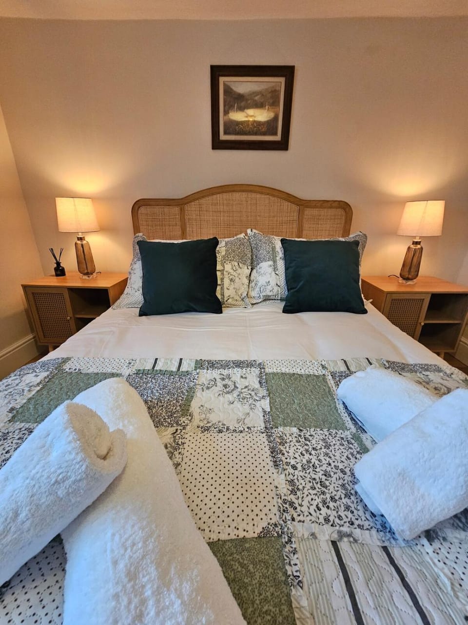 Cosy Cotswold Cottage with Woodburner, Sleeps 4! House in Winchcombe