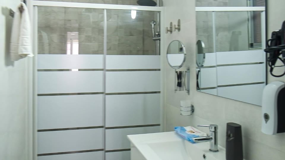 Shower, Bathroom