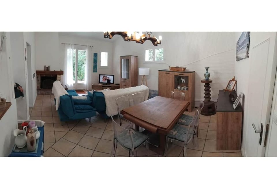 TV and multimedia, Living room, Dining area
