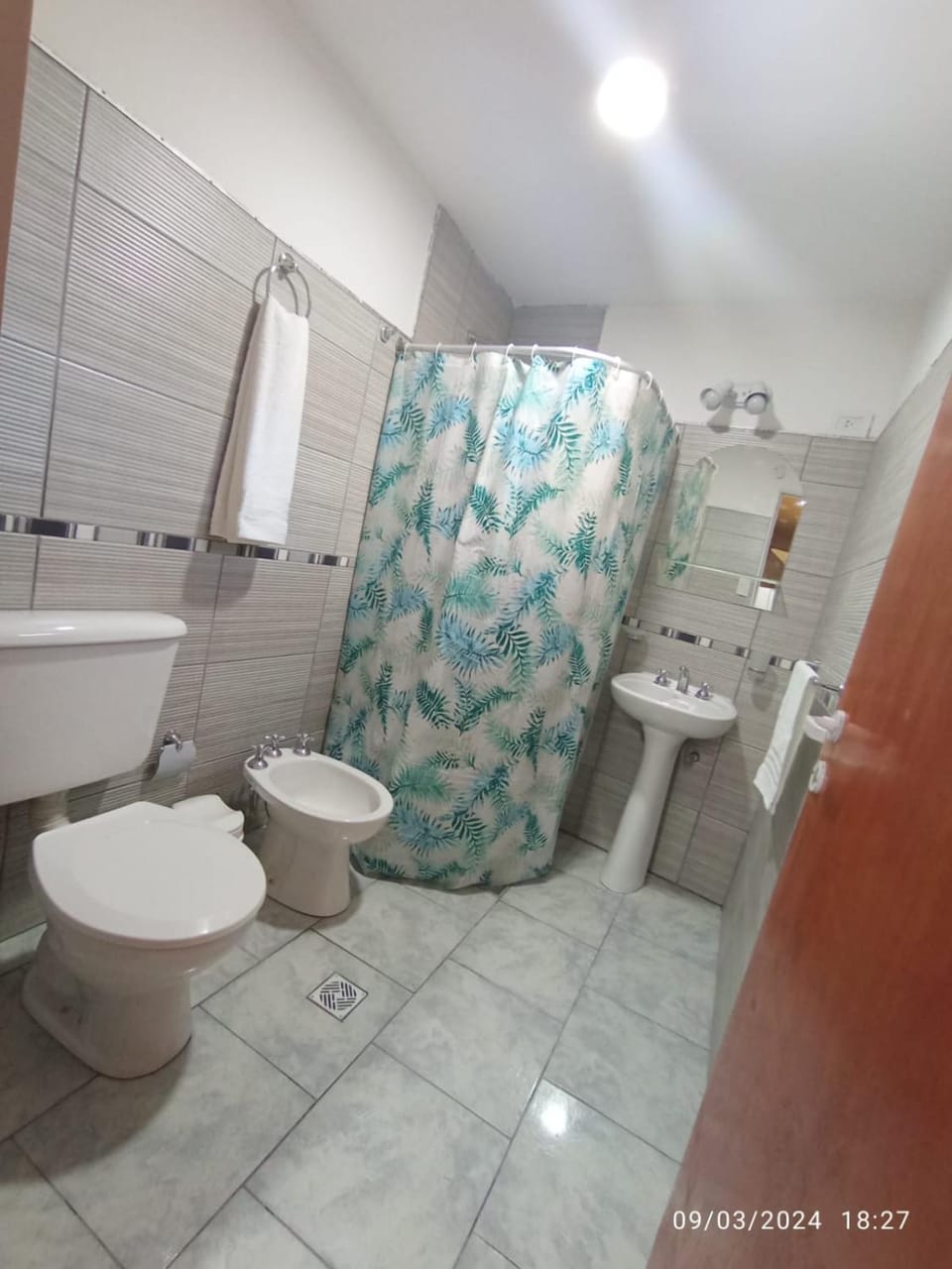 Shower, Bathroom, bidet, towels