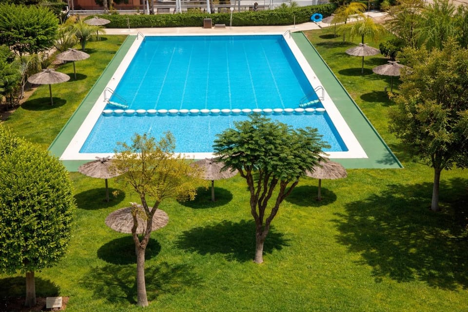 4BR Apt 10 min Walk to San Juan Beach - Pool & Terrace Apartment in Alicante