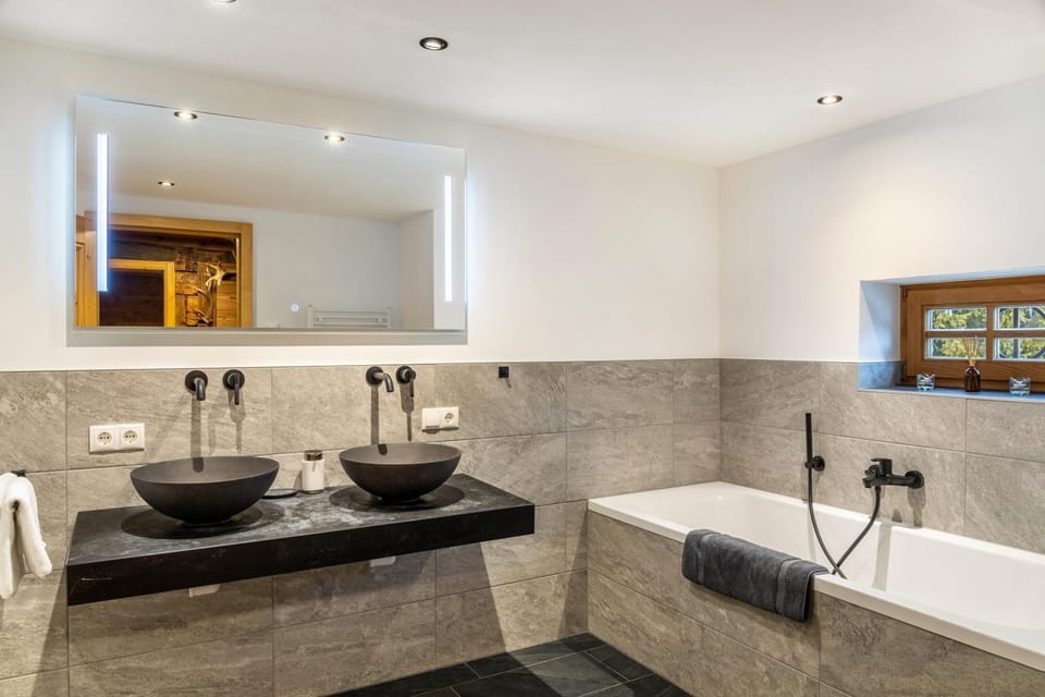 Bathroom, Living room