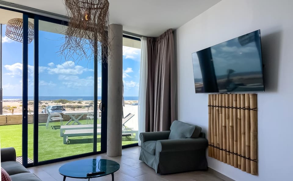 Balcony/Terrace, Living room