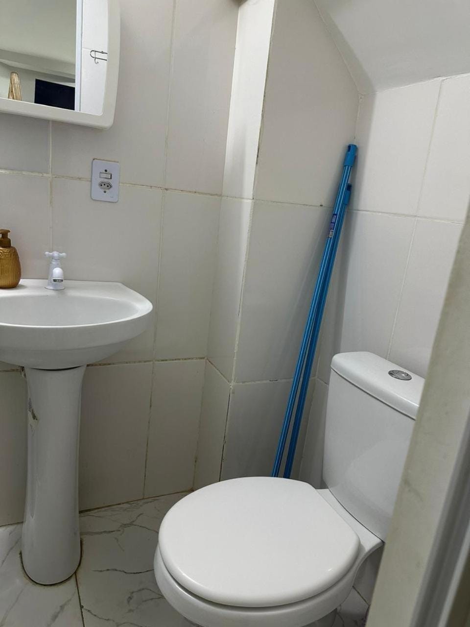 12 Kitnet, central, completa com tv smart Apartment in Montes Claros