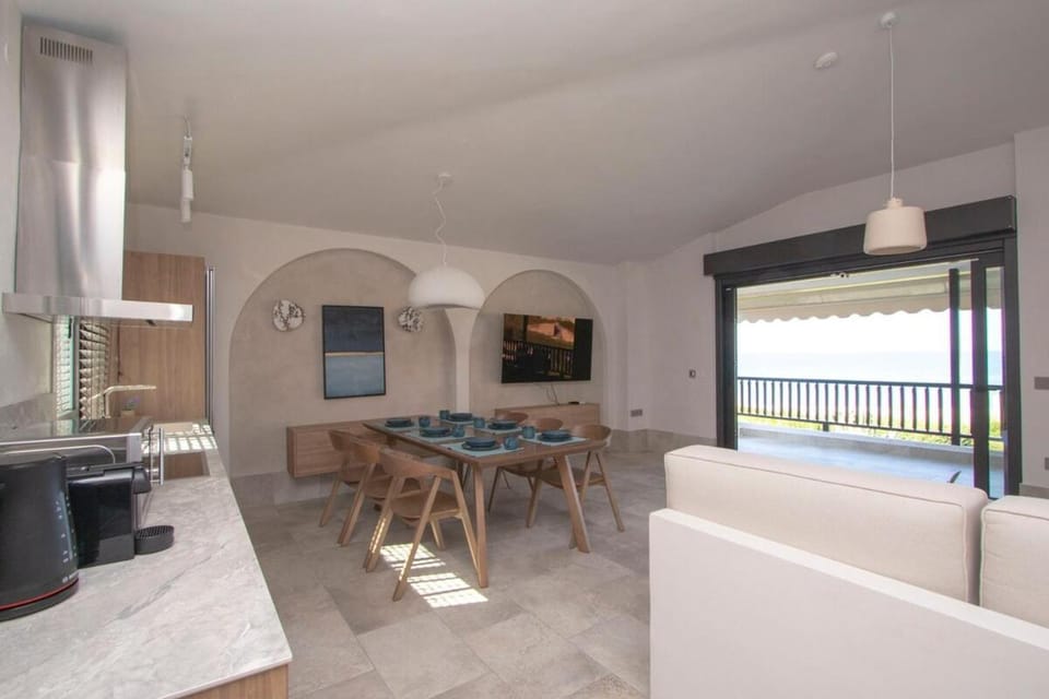 View (from property/room), Balcony/Terrace, Kitchen or kitchenette, Living room, Seating area, Dining area