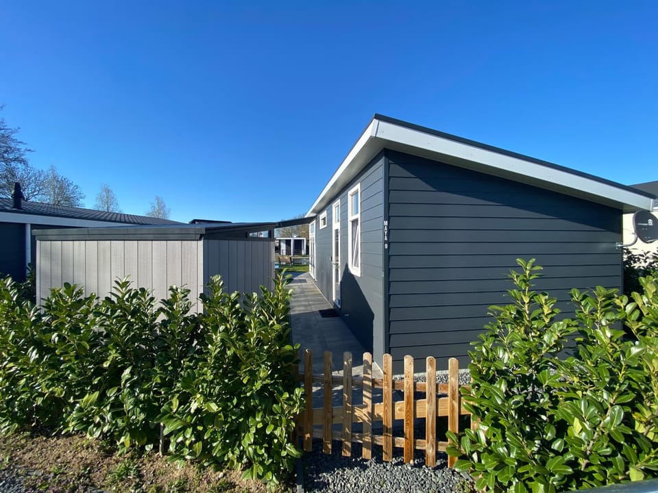 Property building, Spring, Day