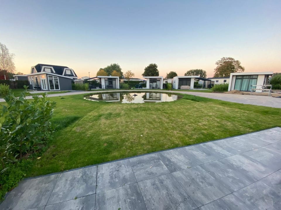 Property building, Spring, Day, Natural landscape, Garden, Garden view