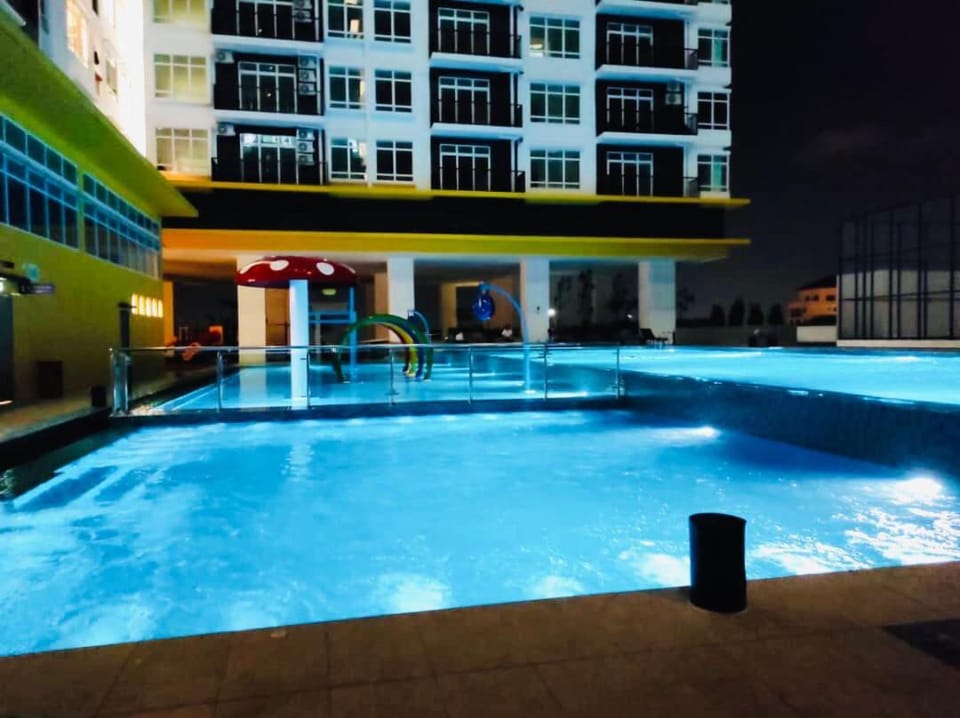 Property building, Night, Pool view, Swimming pool, sunbed