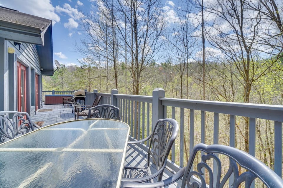 Resort Cabin with Private Hot Tub! Cabin in Sevier County