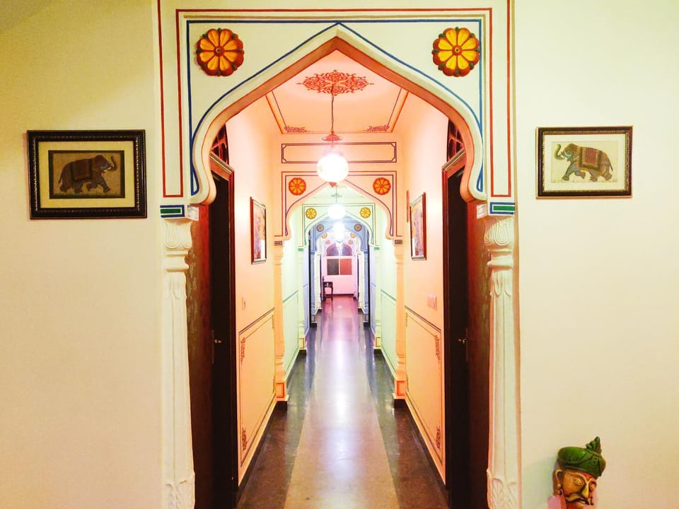 Decorative detail, Floor plan
