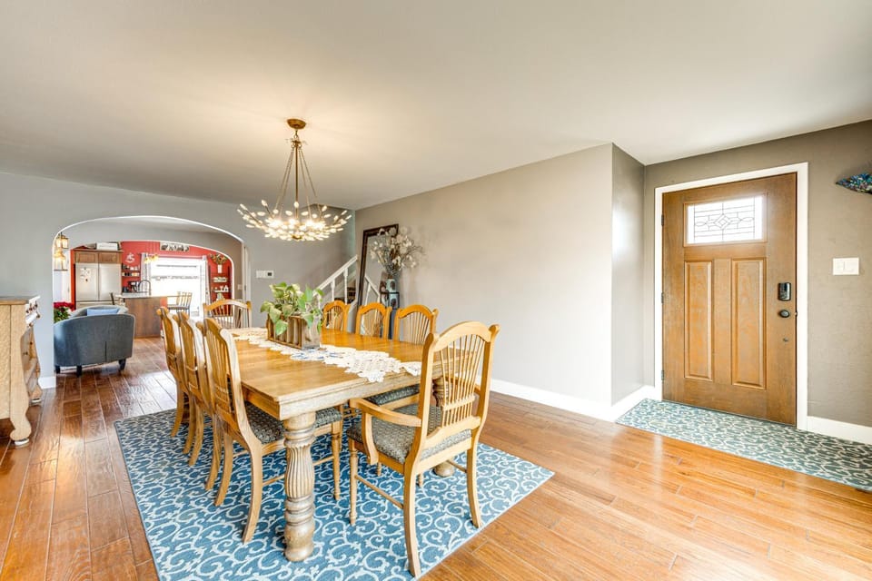1 Mi to Attractions: Getaway w/ Mtn Views! House in Colorado Springs