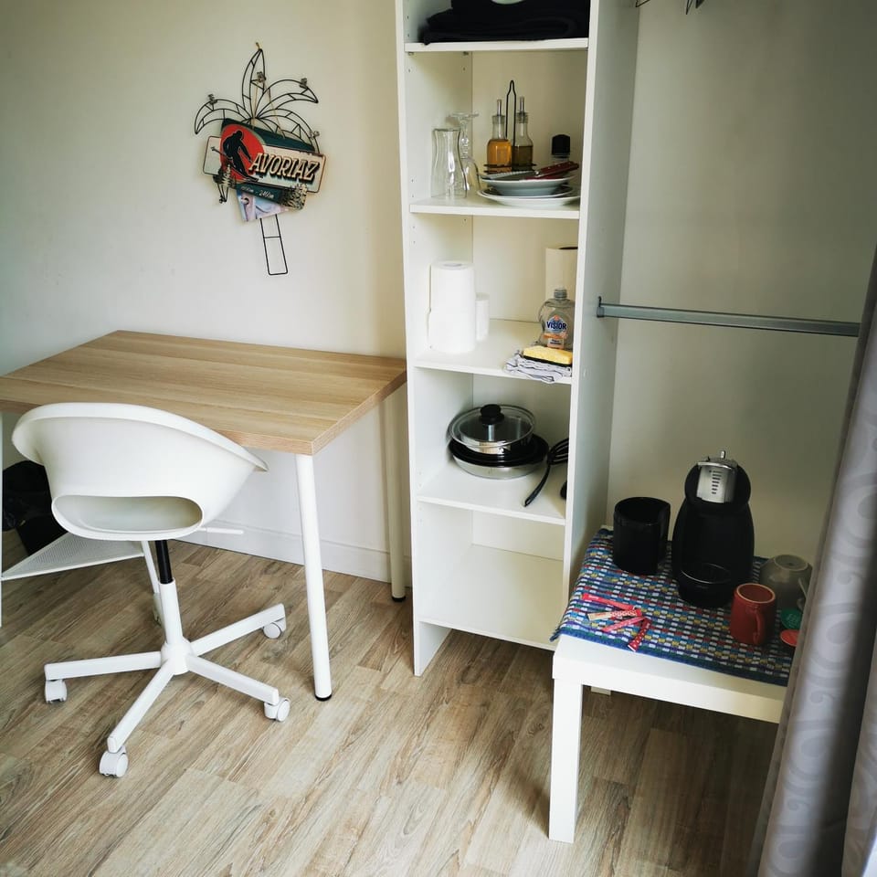 Chambre avec balcon Hostel in Le Havre