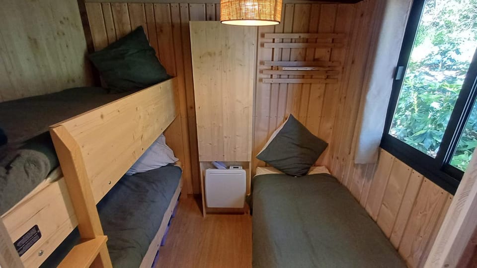 Lodge premium Pique poque Campground/ 
RV Resort in Occitanie